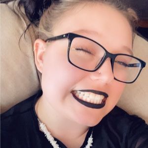 Meet your Posher, Abby